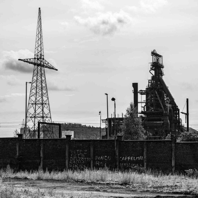 Sicht auf den letzten Hochofen von Charleroi