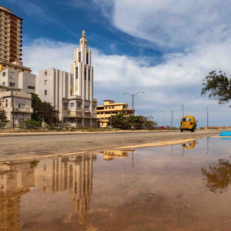 Spiegelung am Rande Havannas
