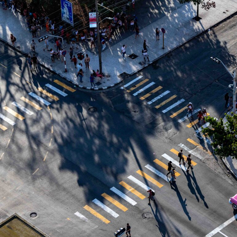 Straßenkreuzung in Havanna