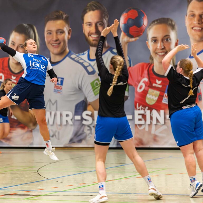 Spiel der 1. Damenmannschaft der HSG Refrath Hand