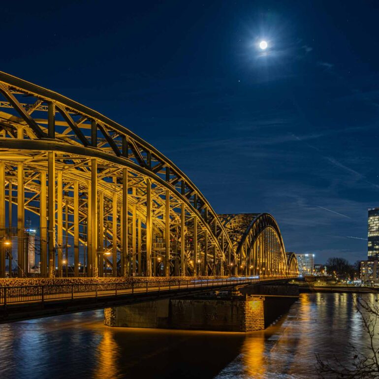 Die Hohenzollernbrücke mal von der anderen Seite